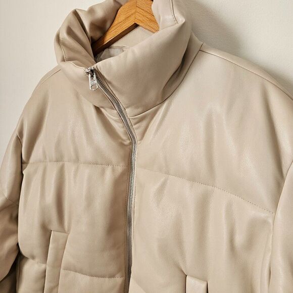 NWT ABERCROMBIE & FITCH BONE / CREAM PUFFER JACKET VEGAN LEATHER SIZE MED WMNS - Picture 5 of 16
